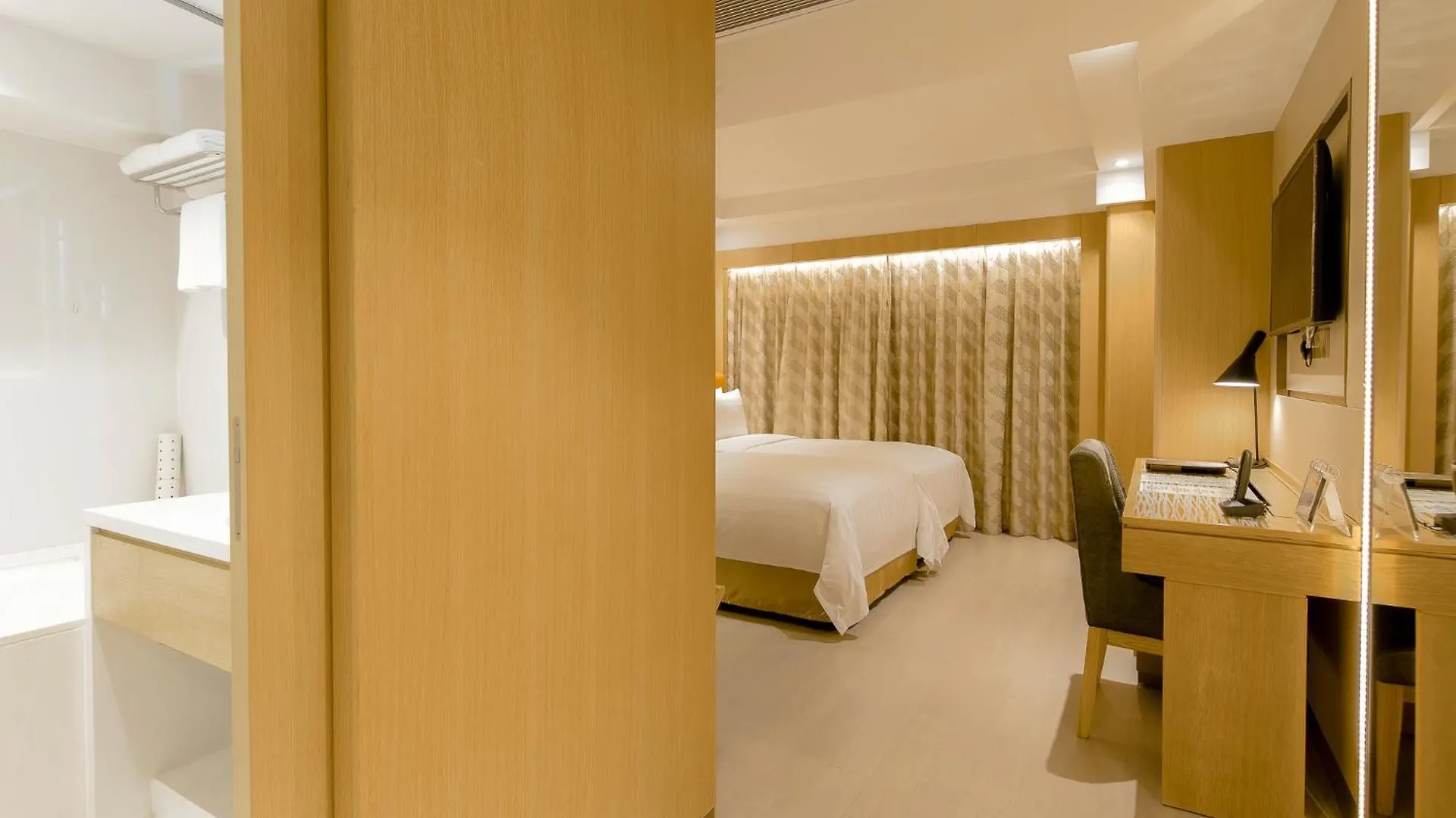 Royal Dragon Hotel Macau 3*,  China